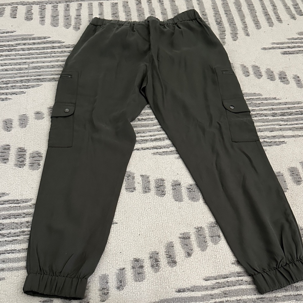 NWOT Banana Republic Factory Tencel Cargo Jogger in Olive - Picture 9 of 9